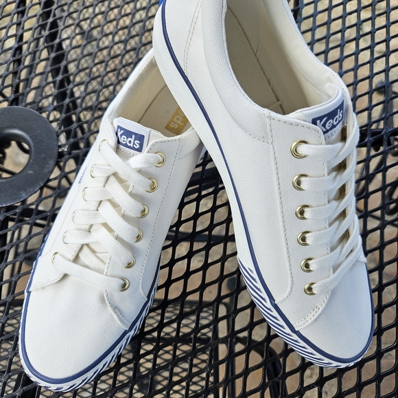 White Keds canvas Jump Kick Sneakers size 11 brand new never worn - Picture 3 of 8